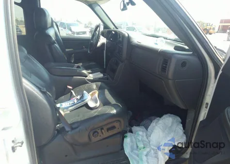 2004 Chevrolet Avalanche 1500 from USA, damaged, VIN 3GNEK12T24G141237